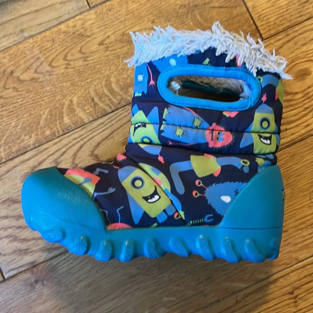 Bogs | toddler snow boots shoe size 7 blue boots with outer space and faux fur_5